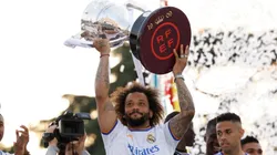 Victor Carretero/ Real Madrid - Marcelo carrega a taça da Liga Liga do Real Madrid