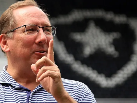 Botafogo vê astro ficar livre e Textor deve fechar 1º reforço da janela