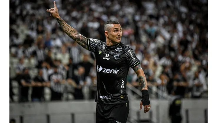 Kely Pereira/AGIF - Vina foi criticado por polêmica no Ceará