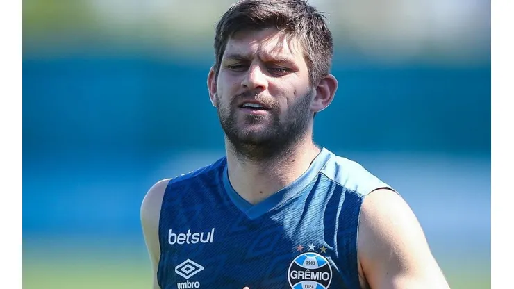 Foto: Lucas Uebel/Grêmio/Divulgação - Kannemann: próximo de retornar após lesão no quadril