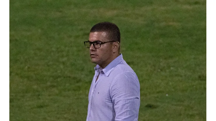 Rebeca Reis/AGIF/ "Algo que nos machuca"; Louzer é sincero sobre empates sofridos nos minutos finais em jogos do Brasileirão.