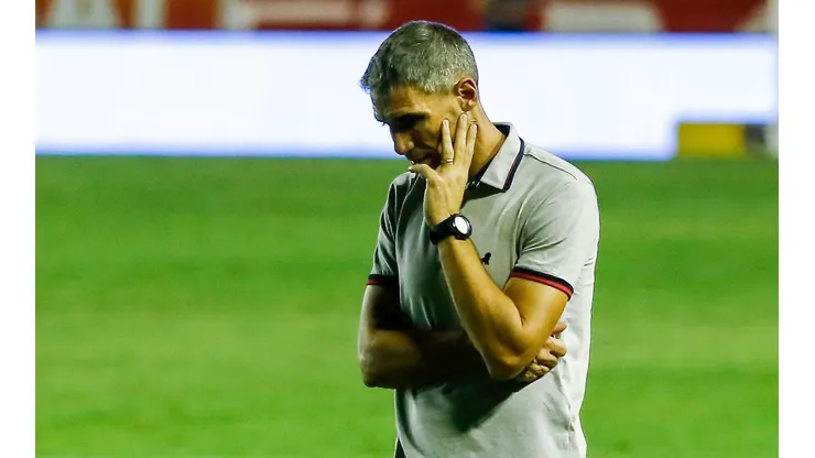 Rafael Vieira/AGIF. Mesmo com jogos a cada três dias, Vojvoda pode repetir escalação para vencer pela primeira vez no Brasileiro da temporada