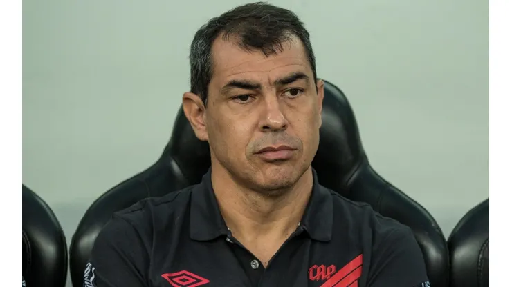 Foto: (Robson Mafra/AGIF) - Fábio Carille acredita que a mudança do esquema tático pode potencializar as qualidades do Athletico