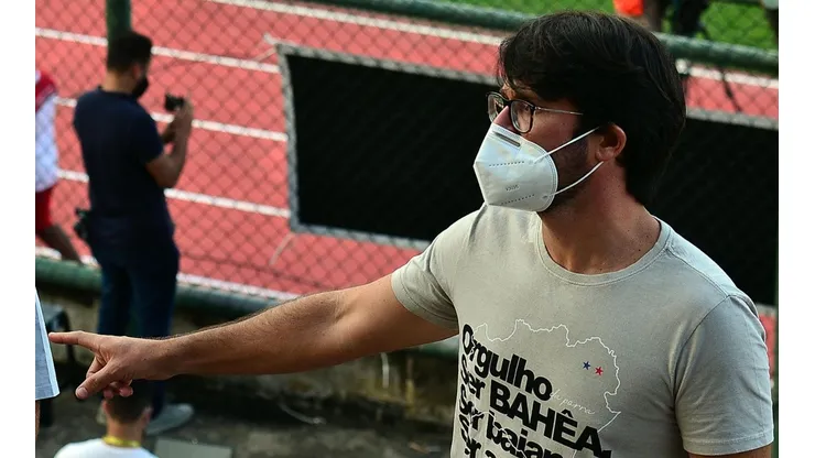 Foto: Walmir Cirne/AGIF - Bellintani se pronunciou após pedidos de renúncia do Clube