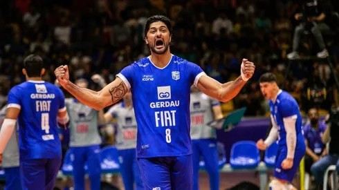 Leandro Vissotto comemora ponto do Minas na final da Superliga em Uberlândia — Foto: Eliezer Esportes/MTC