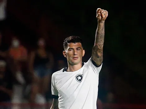 Cuesta ‘puxa fila’, e Luís Castro prepara mudanças na escalação do Botafogo