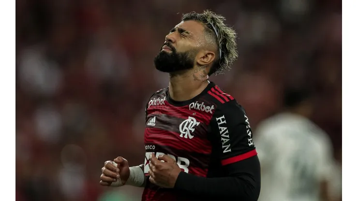 AGIF - Gabigol em partida contra Palmeiras.