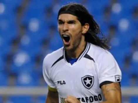 Loco Abreu utilizou as redes sociais para parabenizar conquista do Botafogo; CONFIRA 