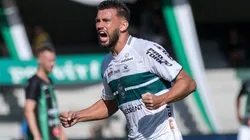 Foto: (Robson Mafra/AGIF) - Luciano Castán quer que o Coritiba mantenha o bom trabalho para fechar 2022 da mesma forma que iniciou a temporada