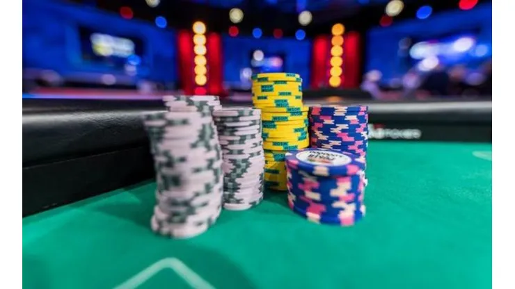 Fichas da WSOP em exibição (Foto: Hayley Hochstetler/PokerNews)