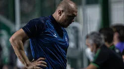 Foto: (Heber Gomes/AGIF) - Mozart tem um desfalque de última hora para montar a escalação do CSA