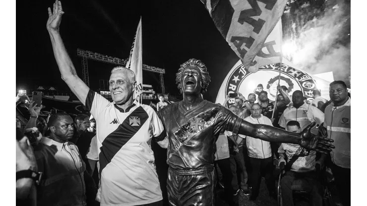 “Importante na minha vida"; mais uma noite histórica entre Dinamite, Vasco e a torcida em São Januário