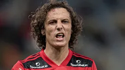 - David Luiz vem jogando bem com a camisa do Mengão