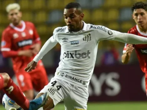 Lucas Pires reclama de gramado, mas não esconde "defeito" do Santos