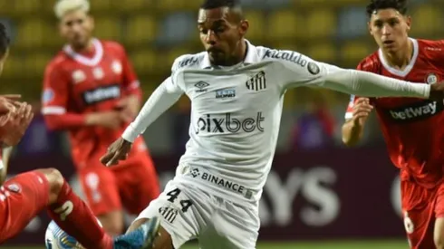 Foto: Ivan Storti/Santos FC/Divulgação - Lucas Pires: lateral lamentou baixou poder ofensivo do Peixe