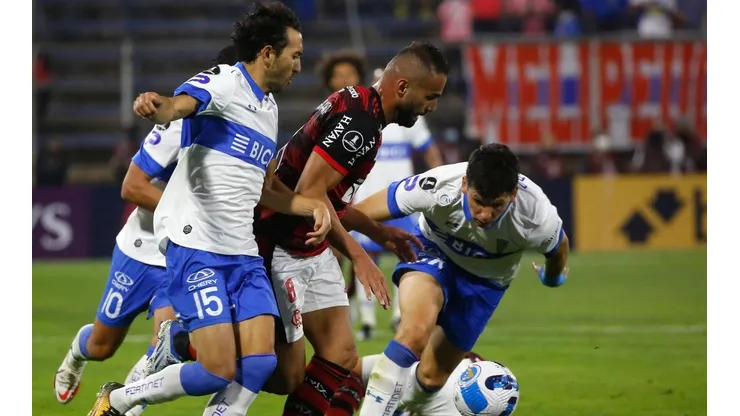 Foto: PhotoSport/AGIF - O Flamengo superou a Universidad Católica por 3 a 2