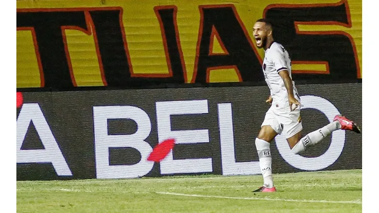 Foto: Paulo Paiva/AGIF - Gustavo Coutinho é o artilheiro do Belo na temporada