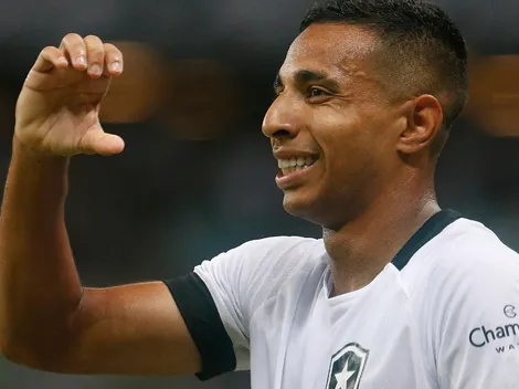 Victor Sá expõe meta individual no Botafogo e descarta escolher posição