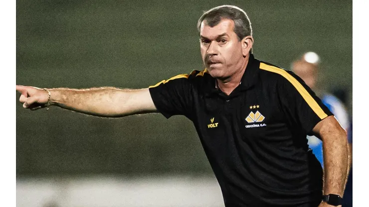 Diogo Reis/AGIF/ "Sentiu a pressão do estádio"; Tencati alfineta arbitragem em derrota para o Guarani.
