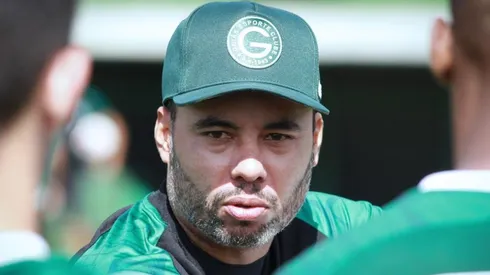 Foto: (Twitter Oficial Goiás/Rosiron Rodrigues/Goiás EC) - Jair Ventura tem mais um desfalque para montar o ataque do Goiás