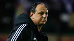 Luiz Erbes/AGIF - Rogério Ceni é "cutucado" no São Paulo