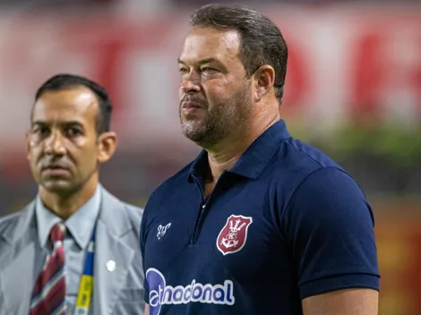 "Sempre digo para eles"; Roberto Fernandes expõe 'filosofia' do Náutico