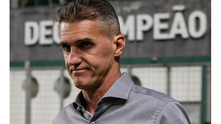 "Falta ali"; após derrota, Mancini solta o verbo e 'manda recado' para diretoria do América