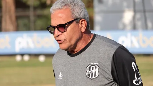 Foto: (Flickr Oficial Ponte Preta/Diego Almeida/PontePress) - Hélio dos Anjos perdeu um reforço na Ponte Preta na última janela de transferências
