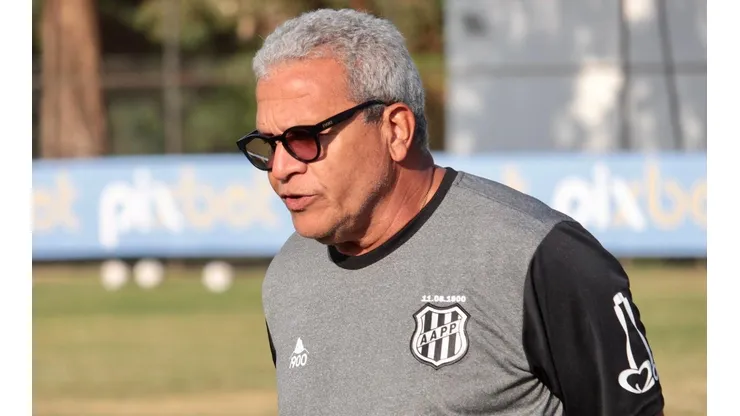 Foto: (Flickr Oficial Ponte Preta/Diego Almeida/PontePress) - Hélio dos Anjos perdeu um reforço na Ponte Preta na última janela de transferências