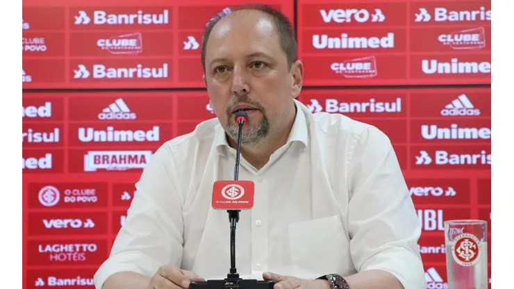 Foto: Ricardo Duarte/Internacional/Divulgação - Barcellos, presidente do Inter: direção do clube gaúcho procurou o meia nos bastidores