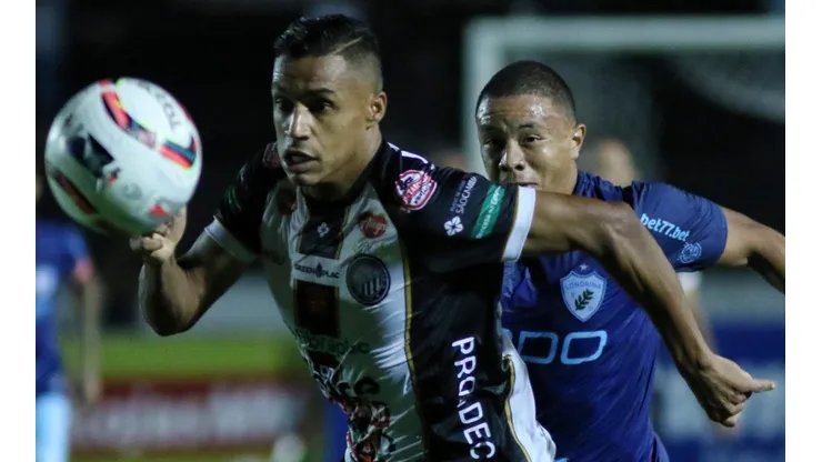 Foto: Joao Vitor Rezende Borba/AGIF - Arnaldo: lateral acredita em bom jogo do Operário contra o Grêmio