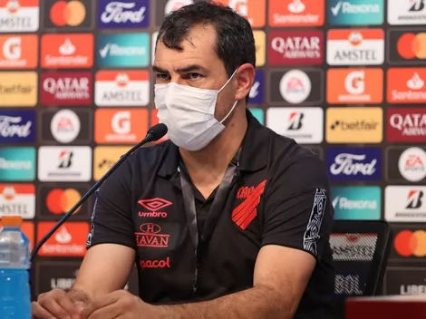 Carille não se cala e aponta defeitos do Athletico em derrota para Libertad