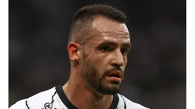 Renato Augusto com a camisa do Corinthians (Foto: Marcello Zambrana/AGIF)