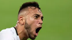 Foto: Daniel Vorley/AGIF - Maycon fez os 2 gols da partida.