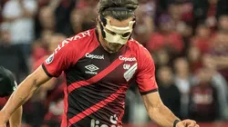 Foto: Robson Mafra/AGIF - Canobbio (foto) pode entrar em função diferente no Athletico diante do Libertad