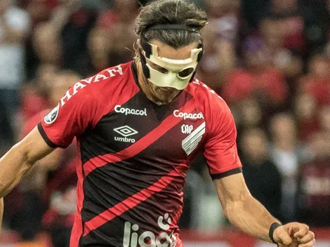 Canobbio de ala e 3 zagueiros; Carille define Athletico com time para surpreender Libertad