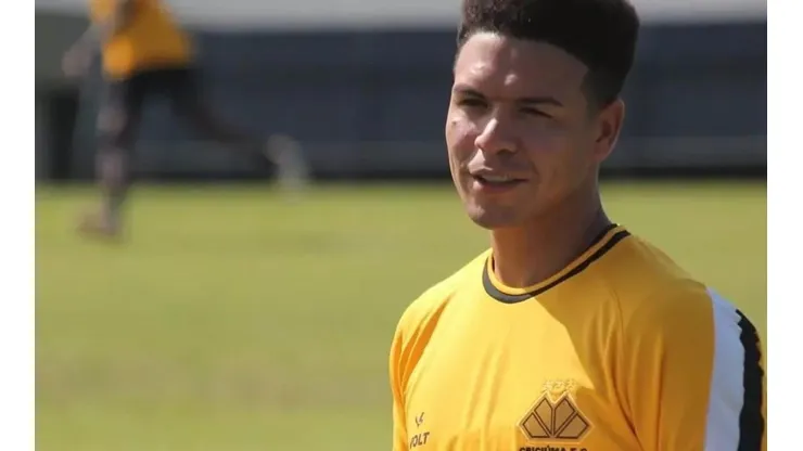 Reprodução TV Criciúma/ "Precisa de mais ritmo"; Marquinhos Gabriel projeta temporada do Criciúma.