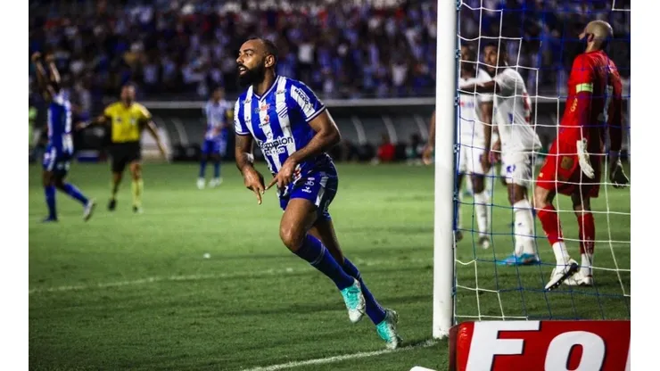 Foto: Morgana Oliveira/CSA | Dalberto marcou o gol que garantiu o empate do CSA diante do Bahia