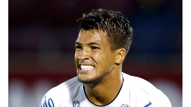 Comentarista crava venda de Marcos Leonardo e diretoria se posiciona