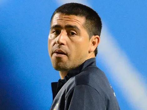 Riquelme gera polêmica em embarque antes de enfrentar o Corinthians