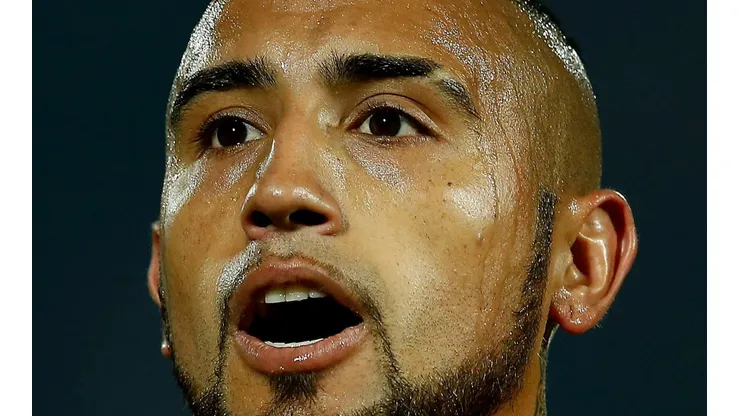 Flamengo não para em Vidal e vai com tudo para fechar com outro meio-campista