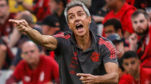 Foto: Gabriel Machado/AGIF - Paulo Sousa segue realizando testes.