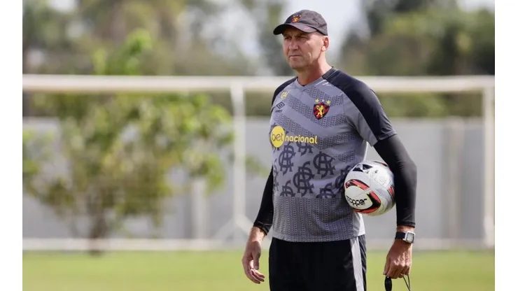 Foto: (Twitter Oficial Sport/Anderson Stevens/Divulgação) - Na luta pelo acesso à elite do futebol brasileiro, Gilmar Dal Pozzo tem gostado do início de Série B do Sport