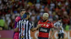 Hulk e Gabigol em duelo Flamengo x Atlético0MG (Foto: Marcelo Cortes/Flamengo)