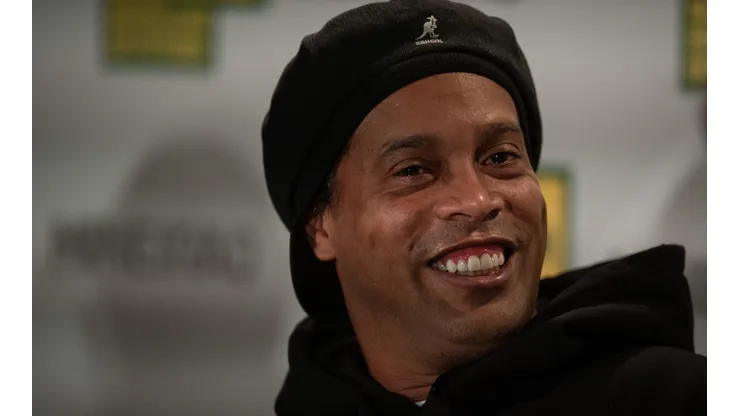 Ronaldinho Gaúcho deixou o Flamengo em 2012 (Foto: Marcelo Alvarenga/AGIF)