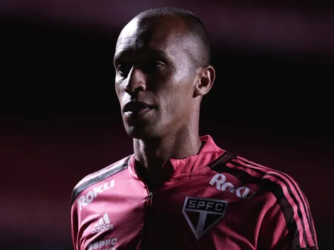 “Bem encaminhado”, ‘pupilo’ de Miranda no São Paulo recebe sondagens do futebol europeu