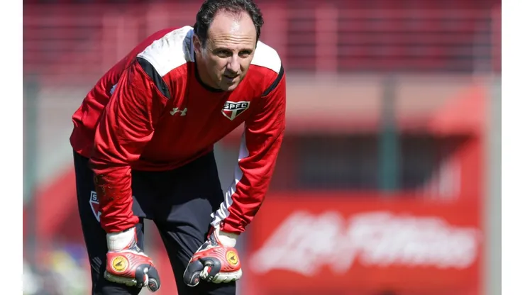 Marcello Zambrana/AGIF - "Sucessor de Ceni" no São Paulo em 2016 foi oferecido ao Tricolor