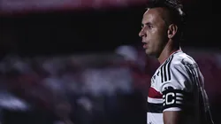 Rafinha tem sido capitão em algumas partidas do São Paulo (Foto: Ettore Chiereguini/AGIF)