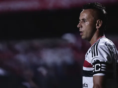 “É superior”; Rafinha é citado e torcida do São Paulo repercute decisão de Ceni na defesa