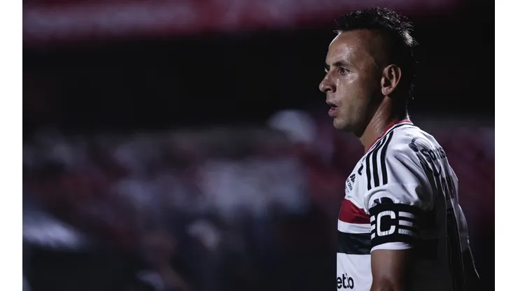 Rafinha tem sido capitão em algumas partidas do São Paulo (Foto: Ettore Chiereguini/AGIF)